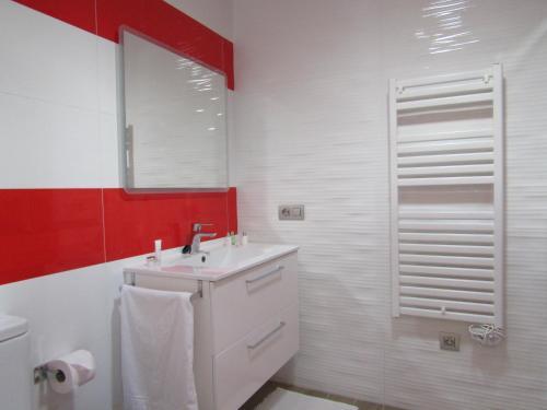 Luxury Villa With Private Heated Pool In A Quiet Area.