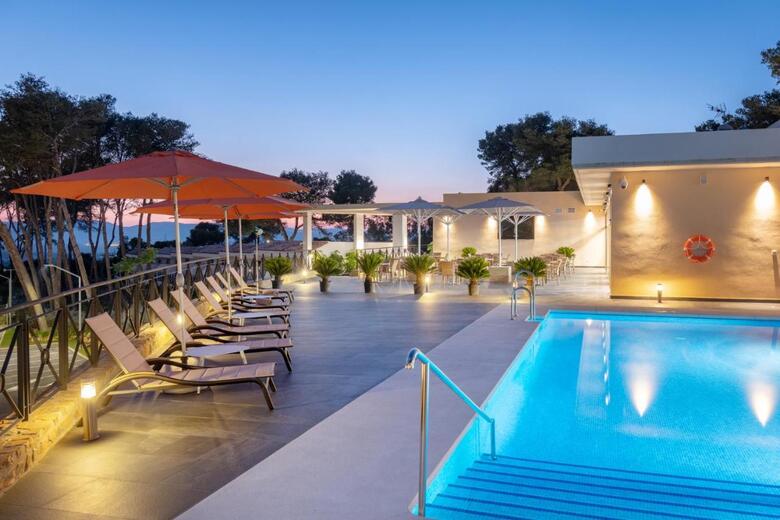 Hotel Admiral Casino & Lodge