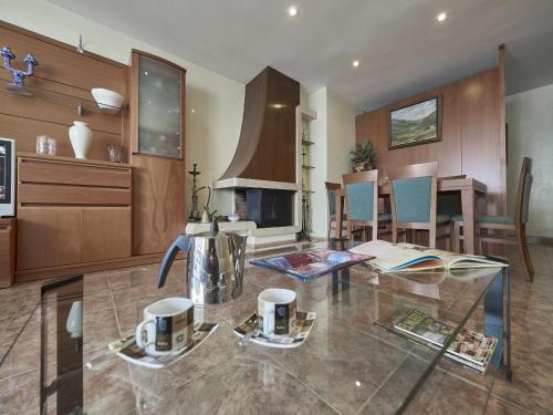 Sea & Pool Apartment