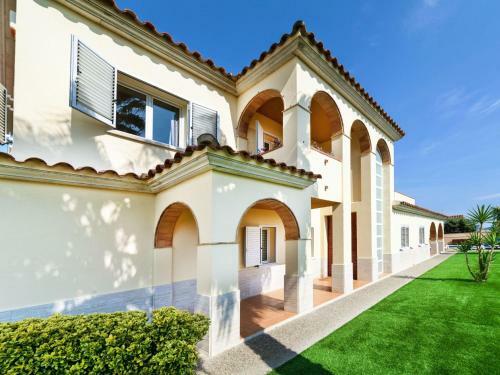 Holiday Home Casa Mari
