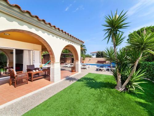 Holiday Home Casa Mari