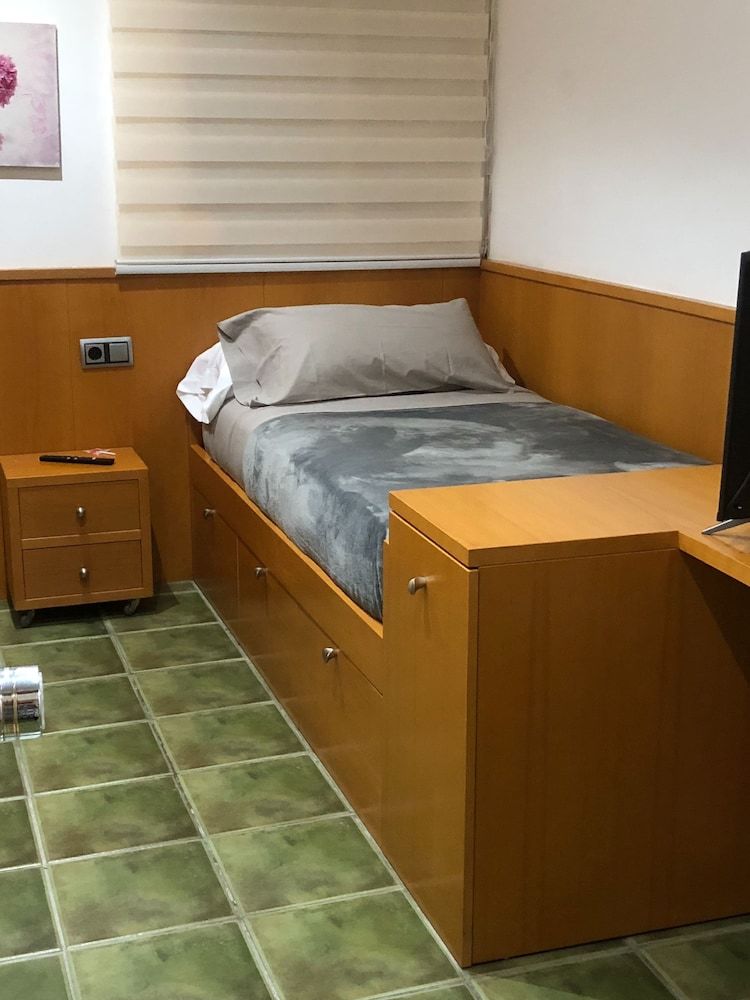 Hotel Private Rooms - Fira 2