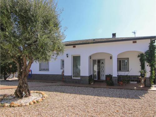 Three-bedroom Apartment In St Cebria De Vallalta