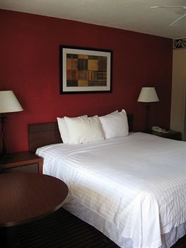 Hotel Rodeway Inn Near Nau
