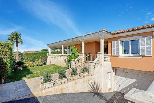 Villa Manoli