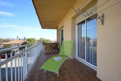Apartamento Con Piscina Comunitaria. Tcanig�2d