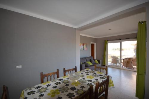 Apartamento Con Piscina Comunitaria. Tcanig�2d