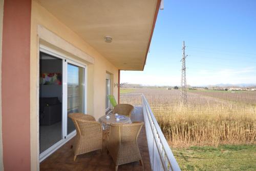 Apartamento Con Piscina Comunitaria. Tcanig�2d