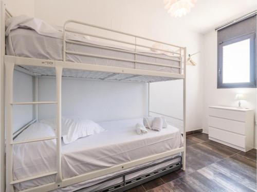 Five-bedroom Holiday Home In Sant Pol De Mar