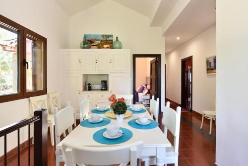 Lodge Finca Madro�al With Pool In Gran Canaria