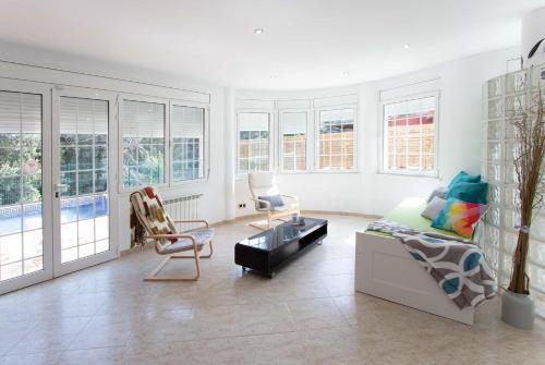 Can Valls Villa Sleeps 9 Wifi