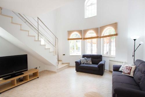 Can Valls Villa Sleeps 9 Wifi