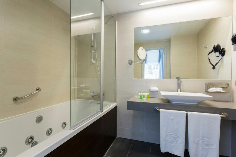 Hostal Palladium Hotel Cala Llonga - Adults Only