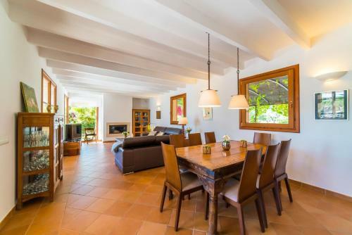 Selva Villa Sleeps 8 Pool Wifi