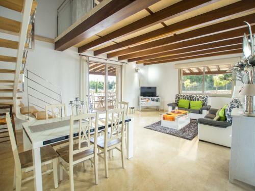 Holiday Home Es Jornets