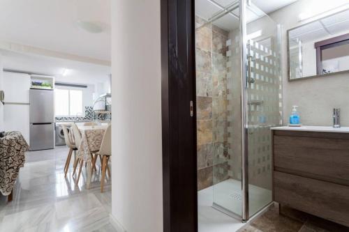 Triana Bridge Apartment