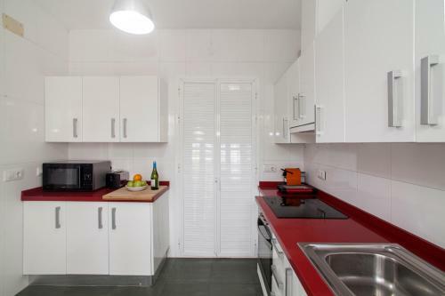 10 Bdr Chalet; Maria Luisa Park