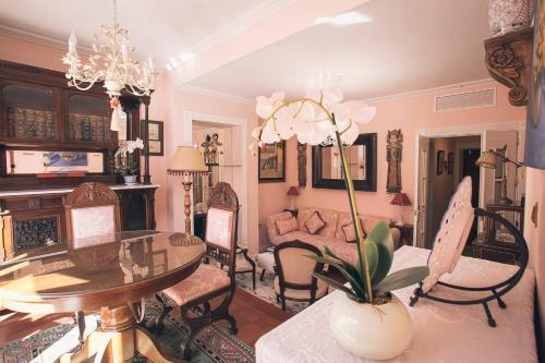 Historic Apartment In Santa Cruz