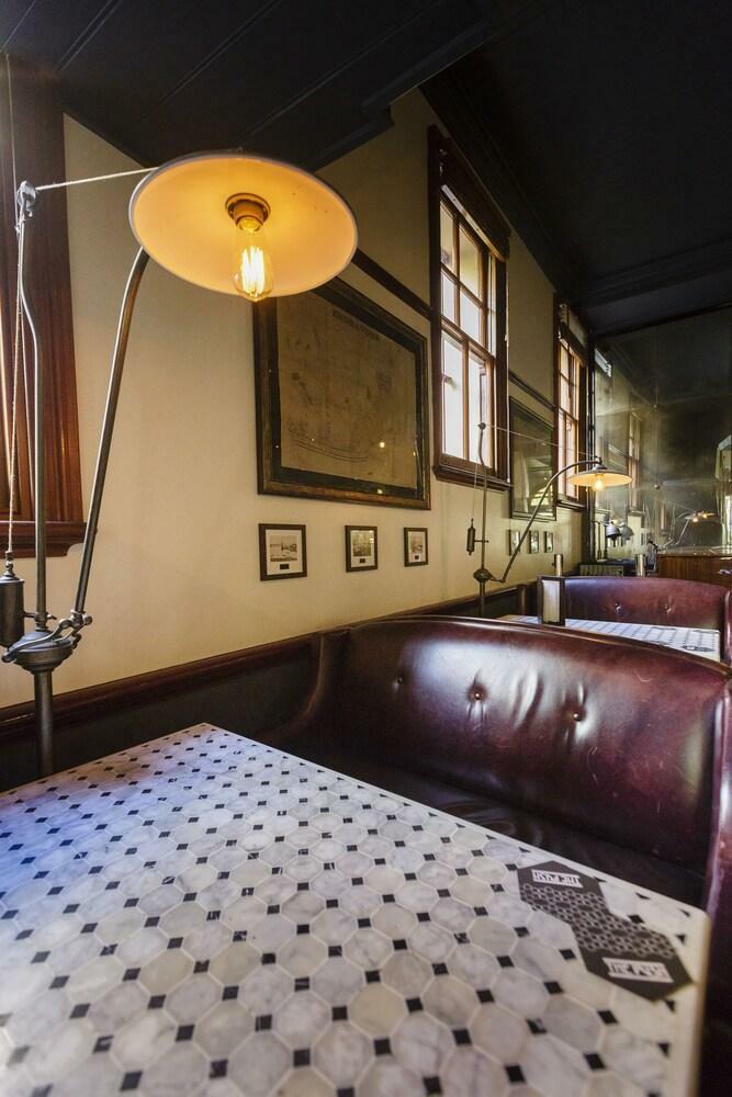 Russell Hotel In The Rocks