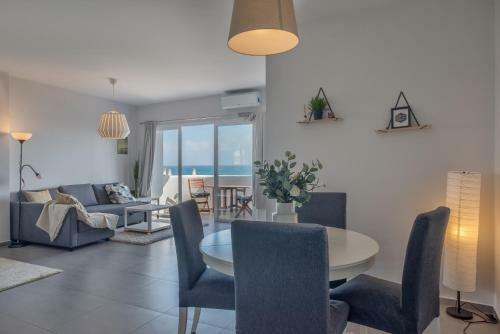 Calahonda Luxury Beach Apartment