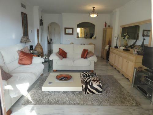 Apartamento Ref. 2733 Altos De Calahonda