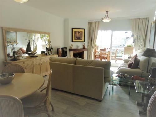 Apartamento Ref. 2733 Altos De Calahonda