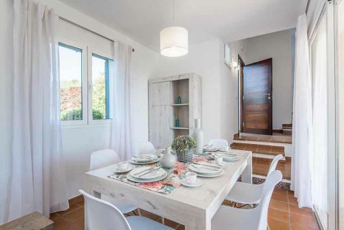 Torre Soli Nou Villa Sleeps 7 Pool Air Con Wifi