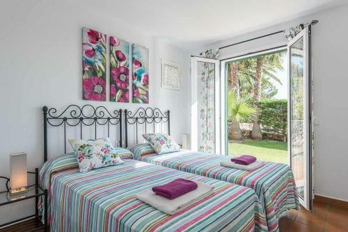 Torre Soli Nou Villa Sleeps 7 Pool Air Con Wifi