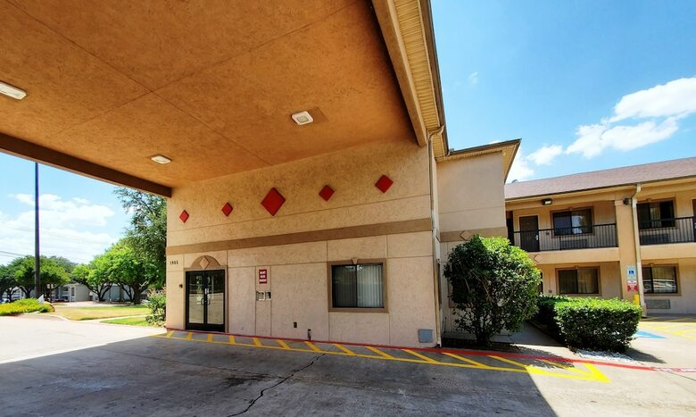 Hotel Super 8 Arlington East