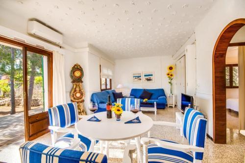 Son Serra De Marina Villa Sleeps 4