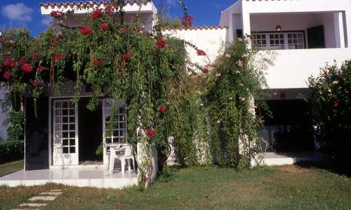 Apartamentos Las Brisas I & II