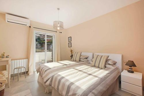 Sotogrande Villa Sleeps 6 Air Con Wifi