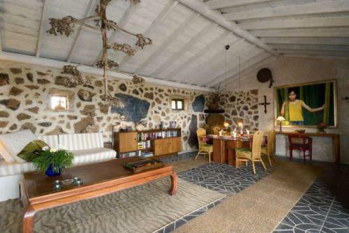 Teguise Villa Sleeps 2 Wifi