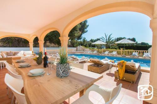 Abahana Villas Summertime