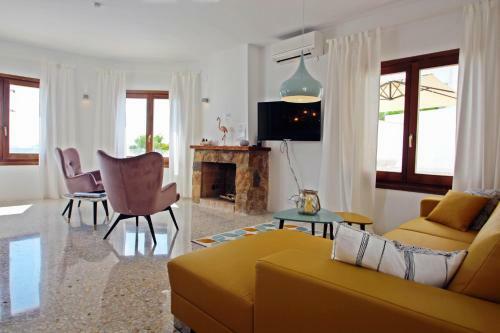 Suerte - Sea View Villa With Private Pool In Moraira