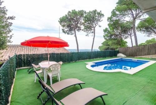 Tordera Villa Sleeps 6 Pool