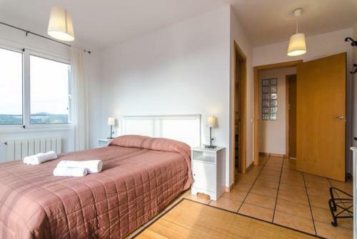 Tordera Villa Sleeps 9 Pool