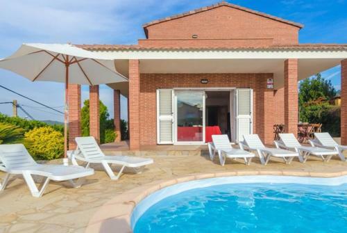 Tordera Villa Sleeps 9 Pool