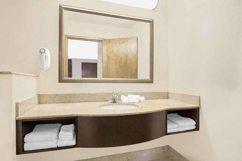 Hotel Super 8 Danville Pa