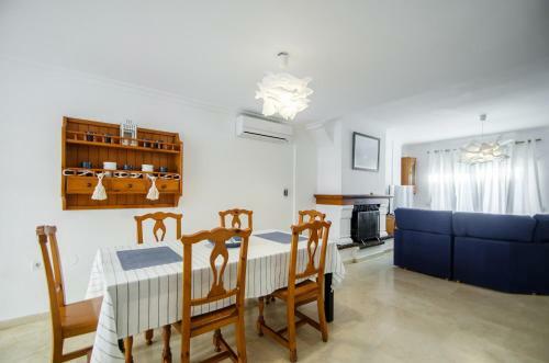 Townhouse On Palacios Rubios