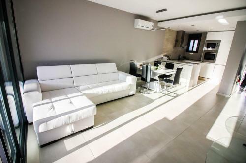 Apartment In Oasis Beach IX Albamargroup