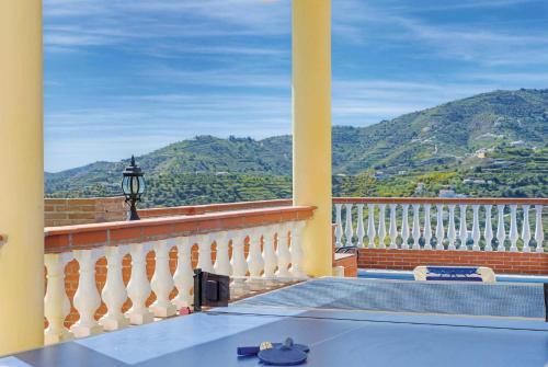 Torrox Villa Sleeps 8 Air Con Wifi