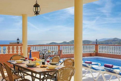 Torrox Villa Sleeps 8 Air Con Wifi