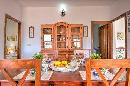 Villa Yellow Plum