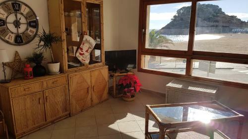 Lydia's Apartment With Castle View