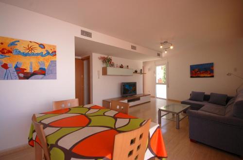 Lets Holidays Big Terrace House And 2 Parking