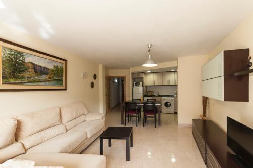 Lets Holidays Tropicana Apartment 3