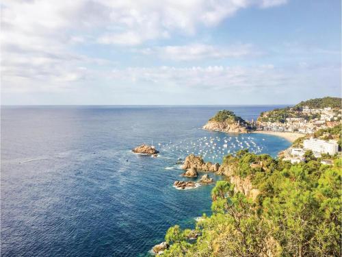 Two-bedroom Holiday Home In Tossa De Mar