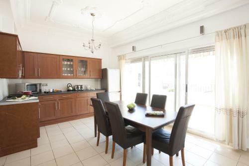 Carmen Apartments