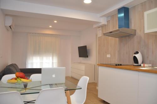 Hostal City Suites Apartments